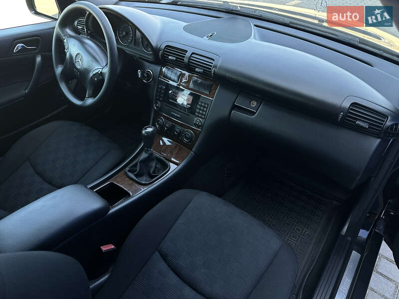 Седан Mercedes-Benz C-Class 2007 в Дубно