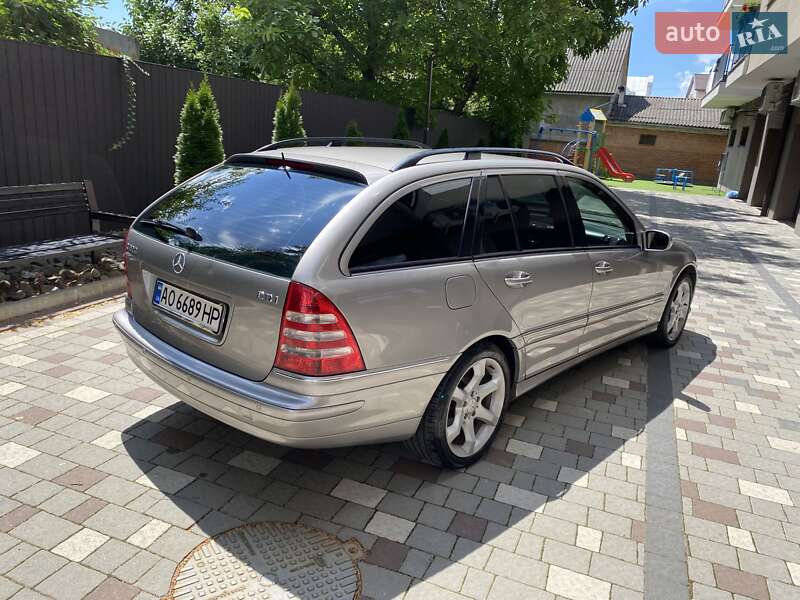 Универсал Mercedes-Benz C-Class 2006 в Кривом Роге