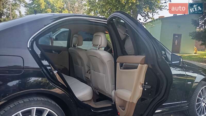 Седан Mercedes-Benz C-Class 2007 в Дубно