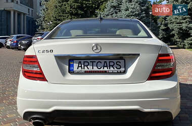 Купе Mercedes-Benz C-Class 2011 в 