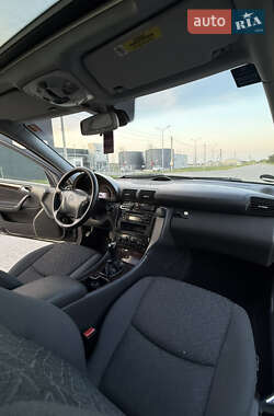 Универсал Mercedes-Benz C-Class 2003 в 