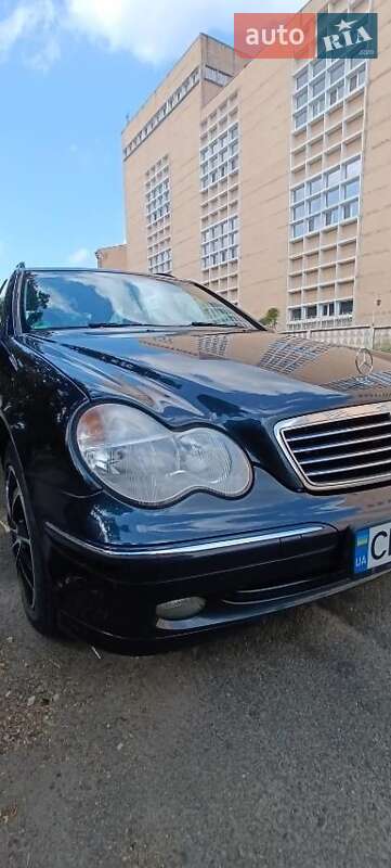 Универсал Mercedes-Benz C-Class 2004 в Киеве