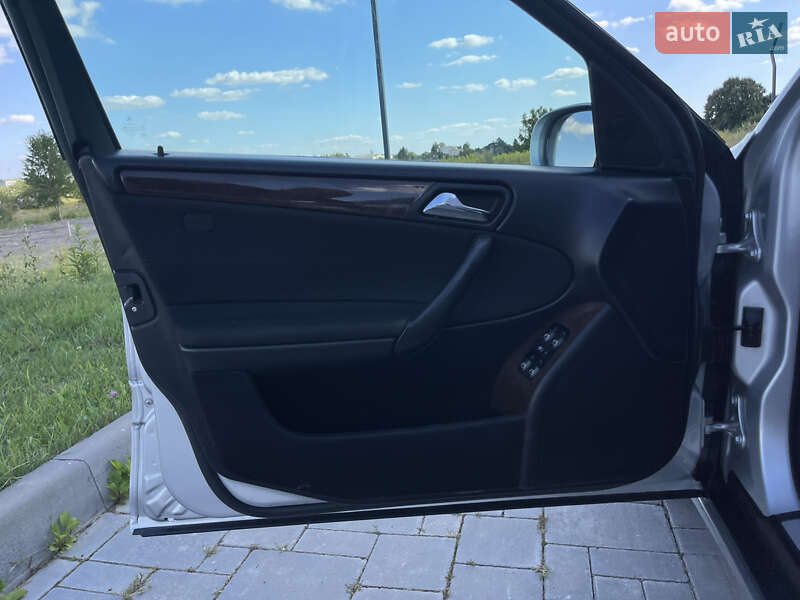 Универсал Mercedes-Benz C-Class 2005 в Ровно