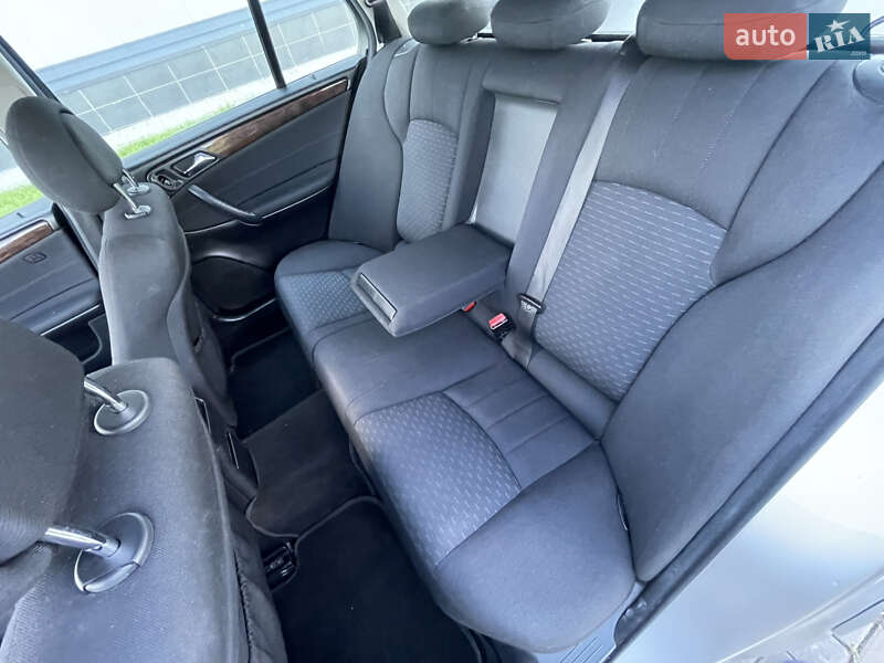 Универсал Mercedes-Benz C-Class 2005 в Ровно