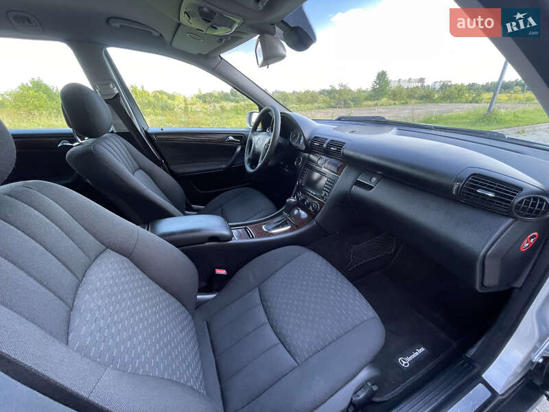 Универсал Mercedes-Benz C-Class 2005 в Ровно