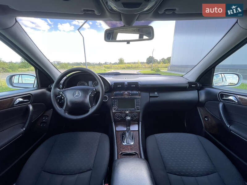 Универсал Mercedes-Benz C-Class 2005 в Ровно