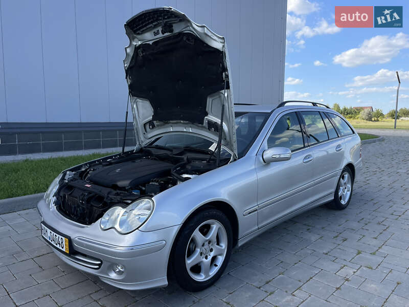 Универсал Mercedes-Benz C-Class 2005 в Ровно