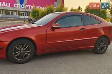 Купе Mercedes-Benz C-Class 2001 в 