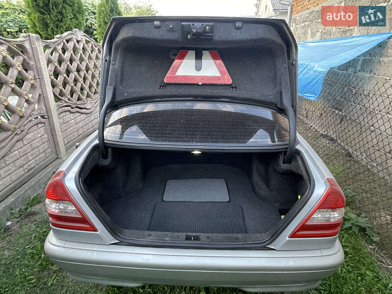 Седан Mercedes-Benz C-Class 1994 в Жовкве