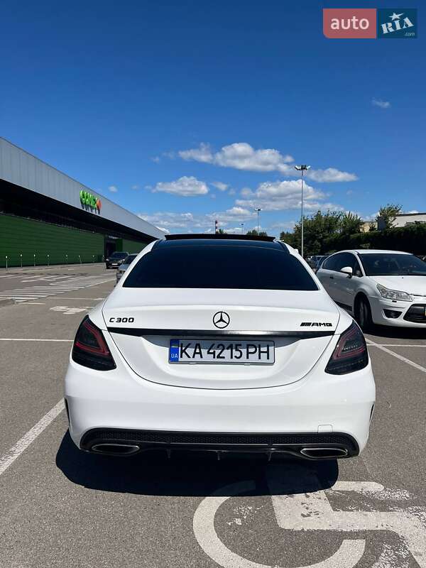 Седан Mercedes-Benz C-Class 2015 в Киеве