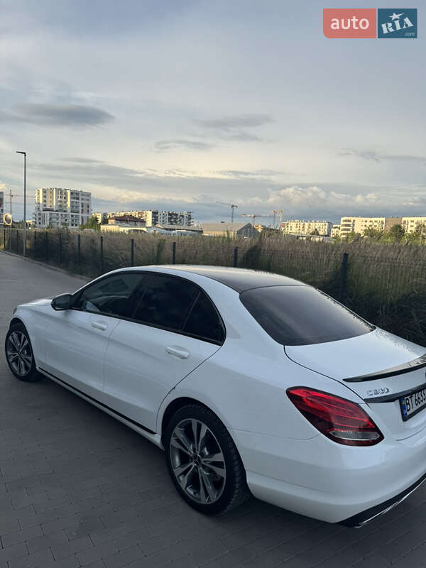 Седан Mercedes-Benz C-Class 2015 в Львове