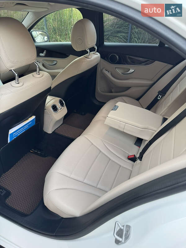 Седан Mercedes-Benz C-Class 2015 в Львове