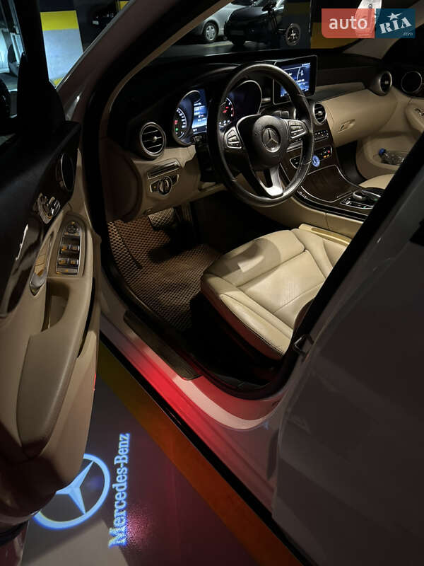 Седан Mercedes-Benz C-Class 2015 в Львове