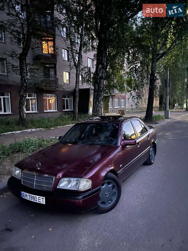 Седан Mercedes-Benz C-Class 1997 в Житомире