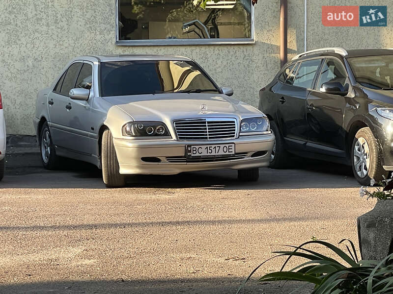 Седан Mercedes-Benz C-Class 1994 в Жовкве