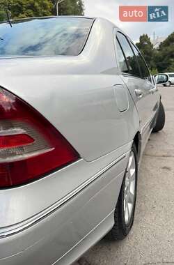 Седан Mercedes-Benz C-Class 2004 в 