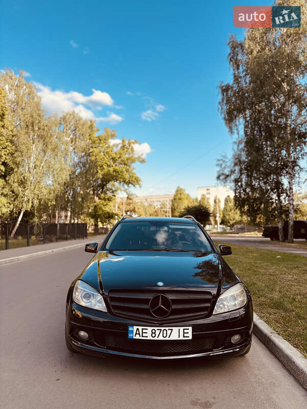 Mercedes-Benz C-Class 2010