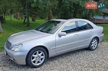Седан Mercedes-Benz C-Class 2002 в Косове