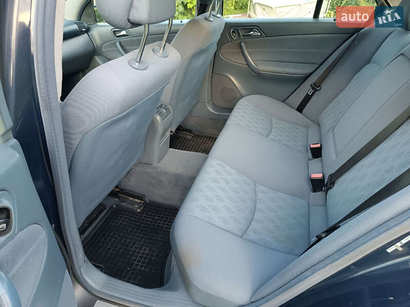 Седан Mercedes-Benz C-Class 2002 в Киеве