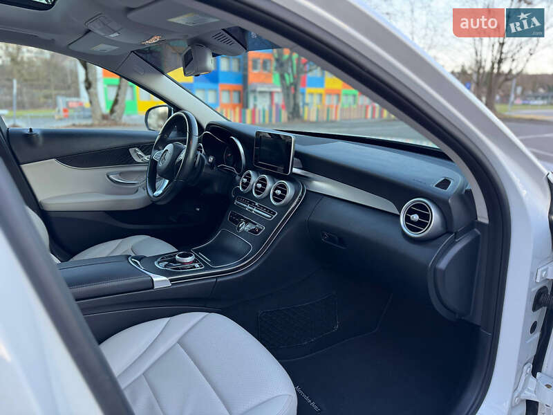 Седан Mercedes-Benz C-Class 2017 в Сумах