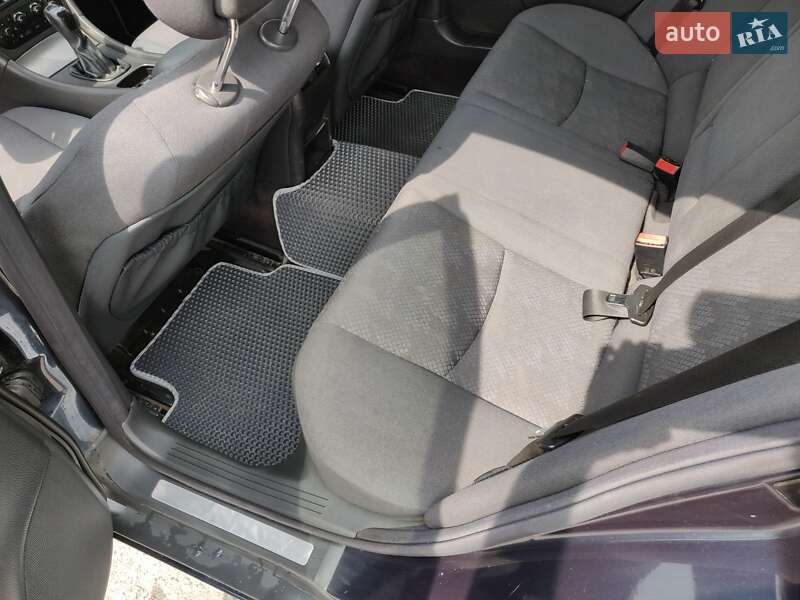Седан Mercedes-Benz C-Class 2002 в Володимирі фото 13 Седан Mercedes-Benz C-Class 2002 в Володимирі