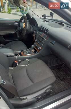 Универсал Mercedes-Benz C-Class 2004 в 