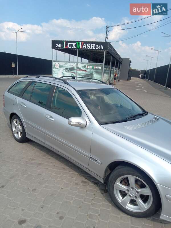 Универсал Mercedes-Benz C-Class 2004 в Львове