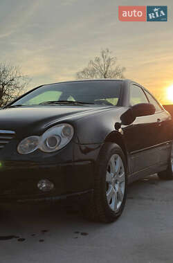 Купе Mercedes-Benz C-Class 2002 в 