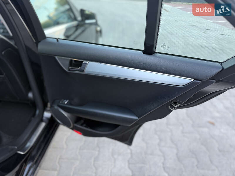 Седан Mercedes-Benz C-Class 2010 в Виннице