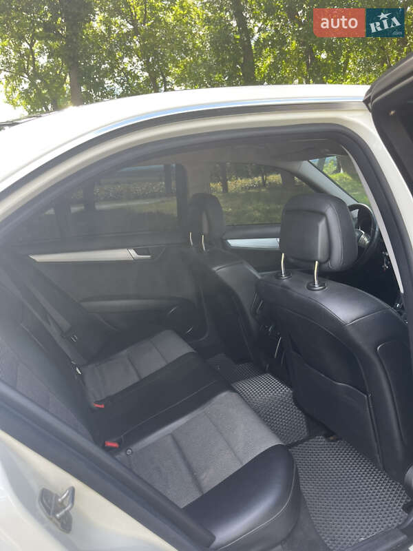 Седан Mercedes-Benz C-Class 2011 в Заставной фото 11 Седан Mercedes-Benz C-Class 2011 в Заставной