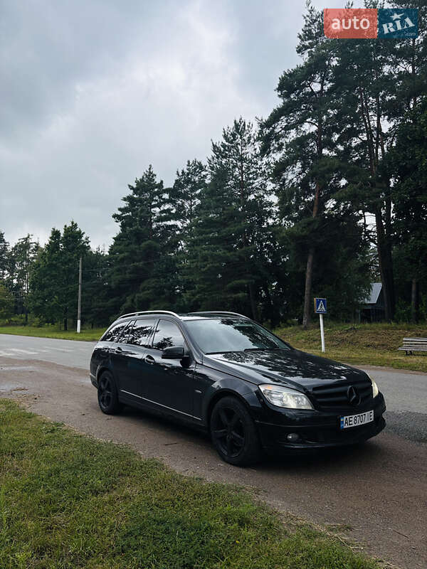 Универсал Mercedes-Benz C-Class 2010 в 