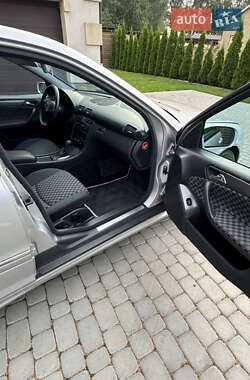 Седан Mercedes-Benz C-Class 2003 в 