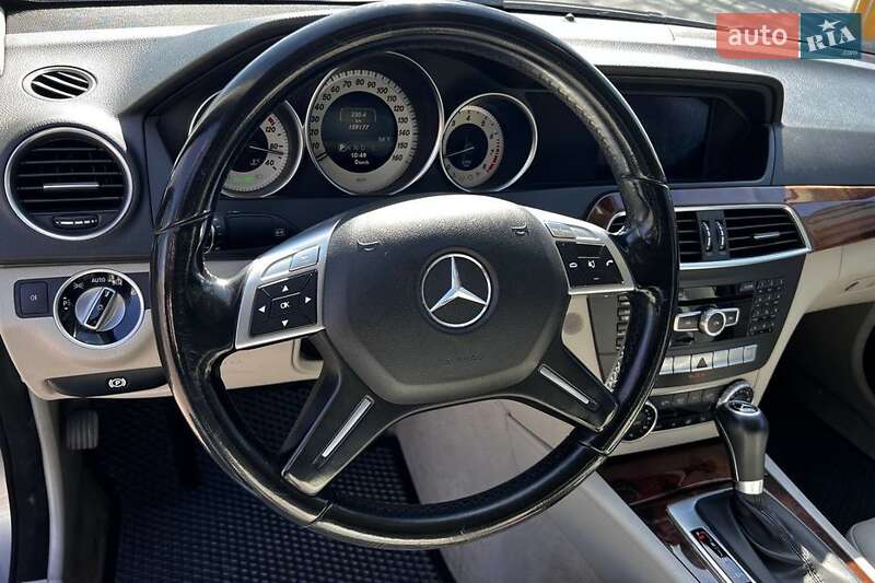 Седан Mercedes-Benz C-Class 2013 в Львові