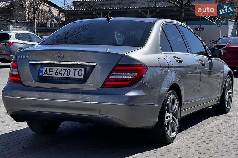 Седан Mercedes-Benz C-Class 2013 в Львові