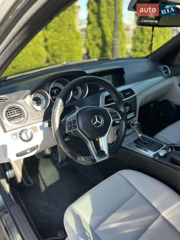 Седан Mercedes-Benz C-Class 2013 в Львове фото 23 Седан Mercedes-Benz C-Class 2013 в Львове