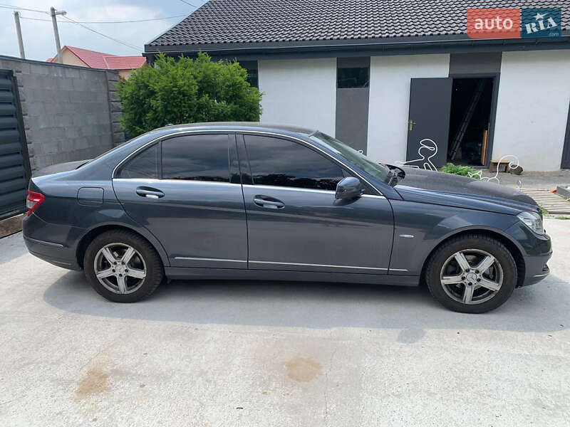 Седан Mercedes-Benz C-Class 2010 в Тернополе