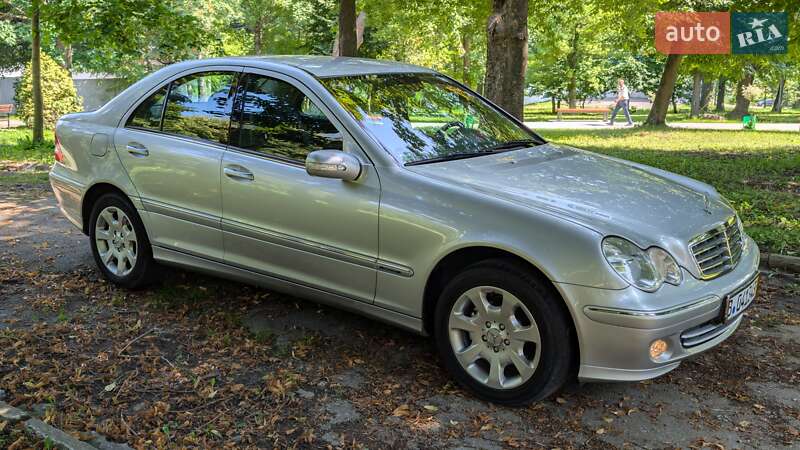 Седан Mercedes-Benz C-Class 2004 в Тернополе
