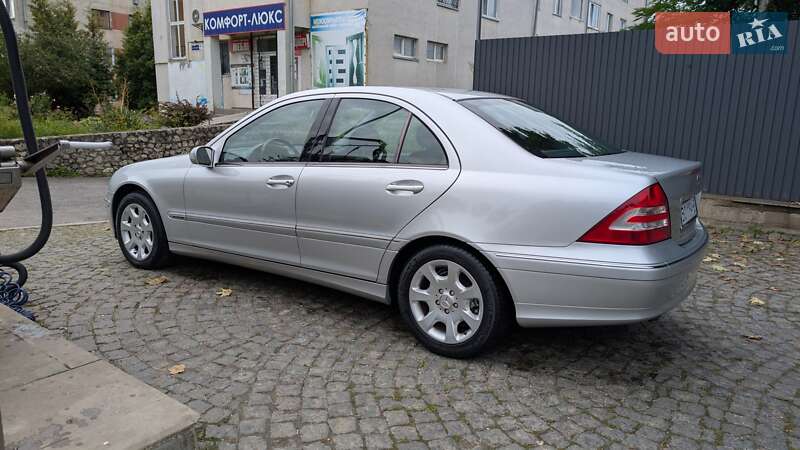 Седан Mercedes-Benz C-Class 2004 в Тернополе