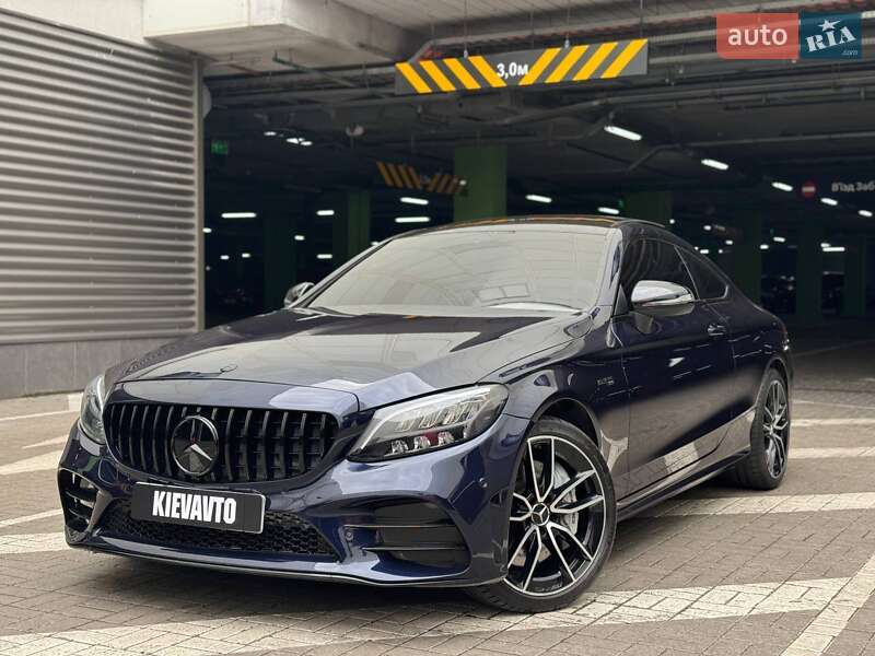 Купе Mercedes-Benz C-Class 2018 в 
