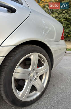 Седан Mercedes-Benz C-Class 2001 в 