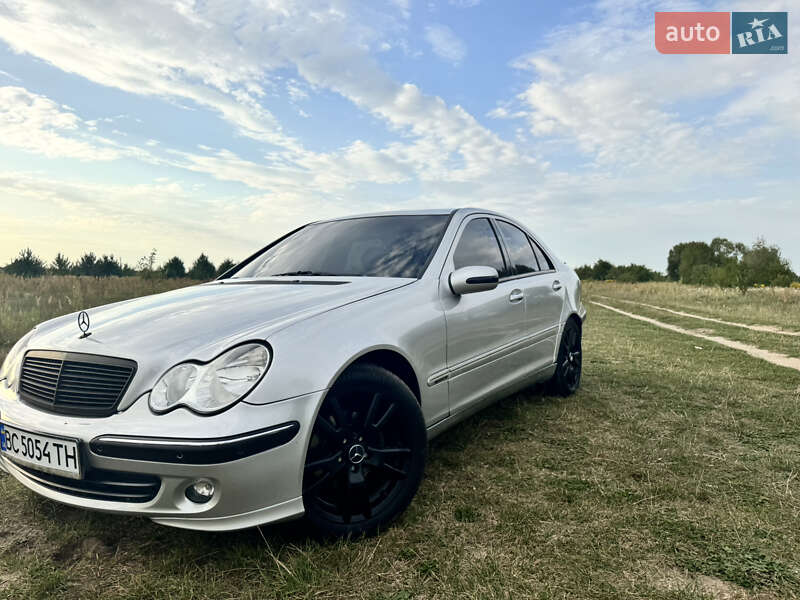 Седан Mercedes-Benz C-Class 2002 в Яворове фото 9 Седан Mercedes-Benz C-Class 2002 в Яворове
