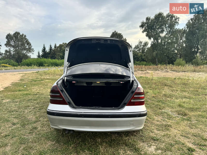 Седан Mercedes-Benz C-Class 2002 в Яворове фото 23 Седан Mercedes-Benz C-Class 2002 в Яворове