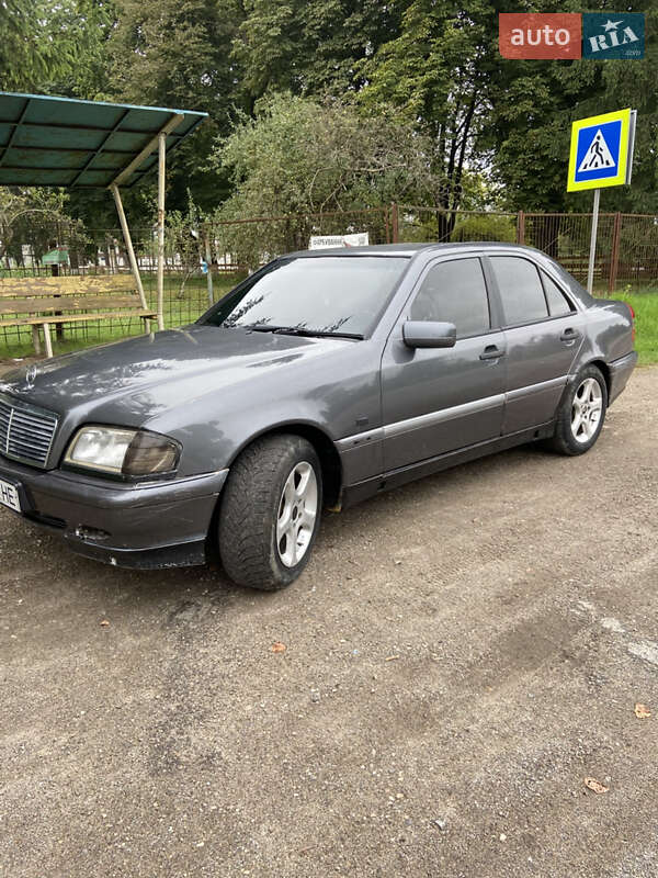 Седан Mercedes-Benz C-Class 1997 в Самборе