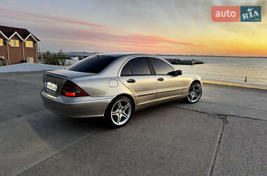 Седан Mercedes-Benz C-Class 2002 в 