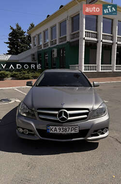 Купе Mercedes-Benz C-Class 2011 в 