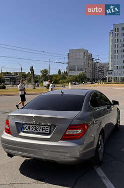 Купе Mercedes-Benz C-Class 2011 в 
