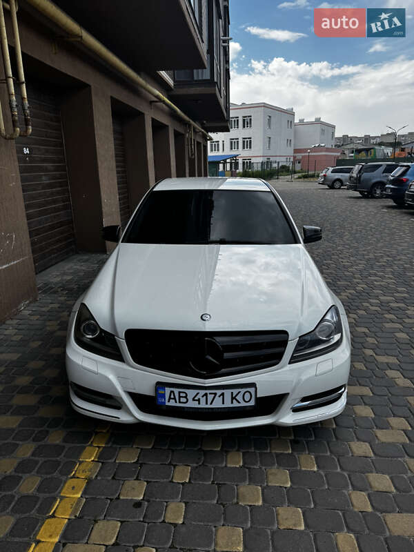 Mercedes-Benz C-Class 2011