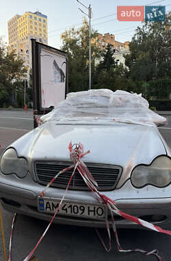 Седан Mercedes-Benz C-Class 2003 в 