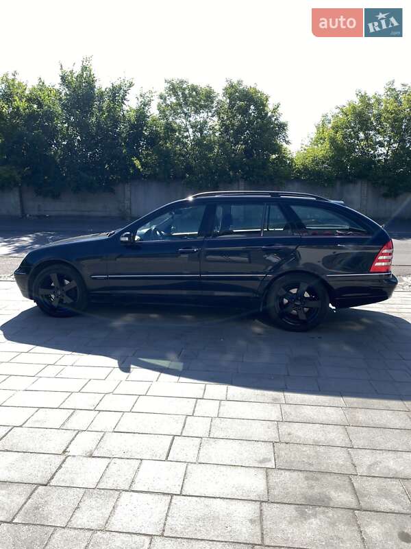Универсал Mercedes-Benz C-Class 2002 в Ровно
