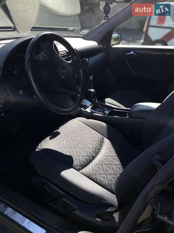 Универсал Mercedes-Benz C-Class 2002 в Ровно